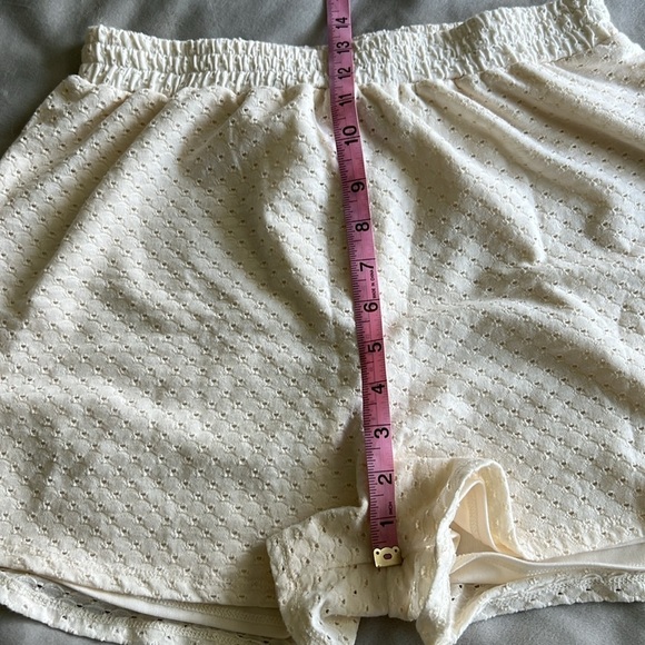 Wild Fable Cream Eyelet Pull On Shorts - Picture 4 of 8